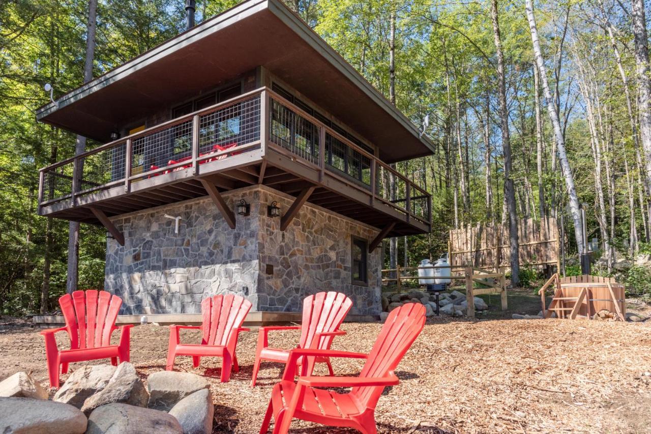 Trekker, Treehouses And Motel