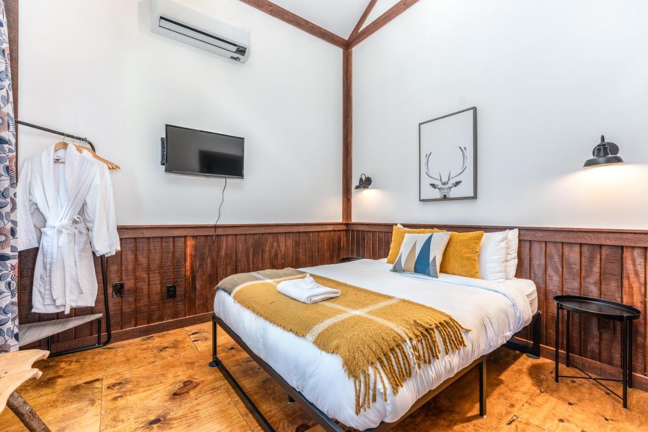 Motel Trekker, Treehouses And 3*