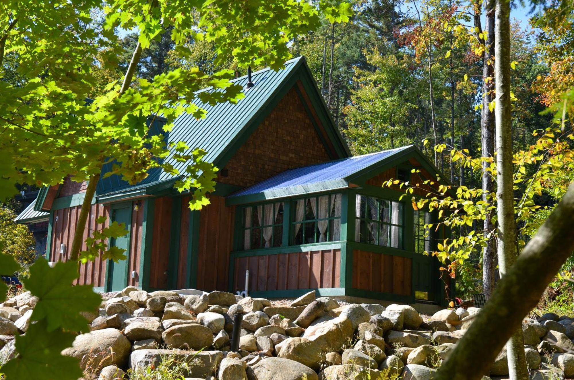 Trekker, Treehouses And Lake George